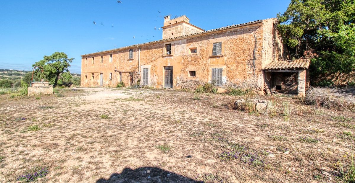 fantastischer-historischer-finca-besitz-aus-dem-jahr-1834-in-sant-llorenç-des-cardassar-mit-möglichkeit-der-lizenz-für-eine-kleine-landhotel-investition