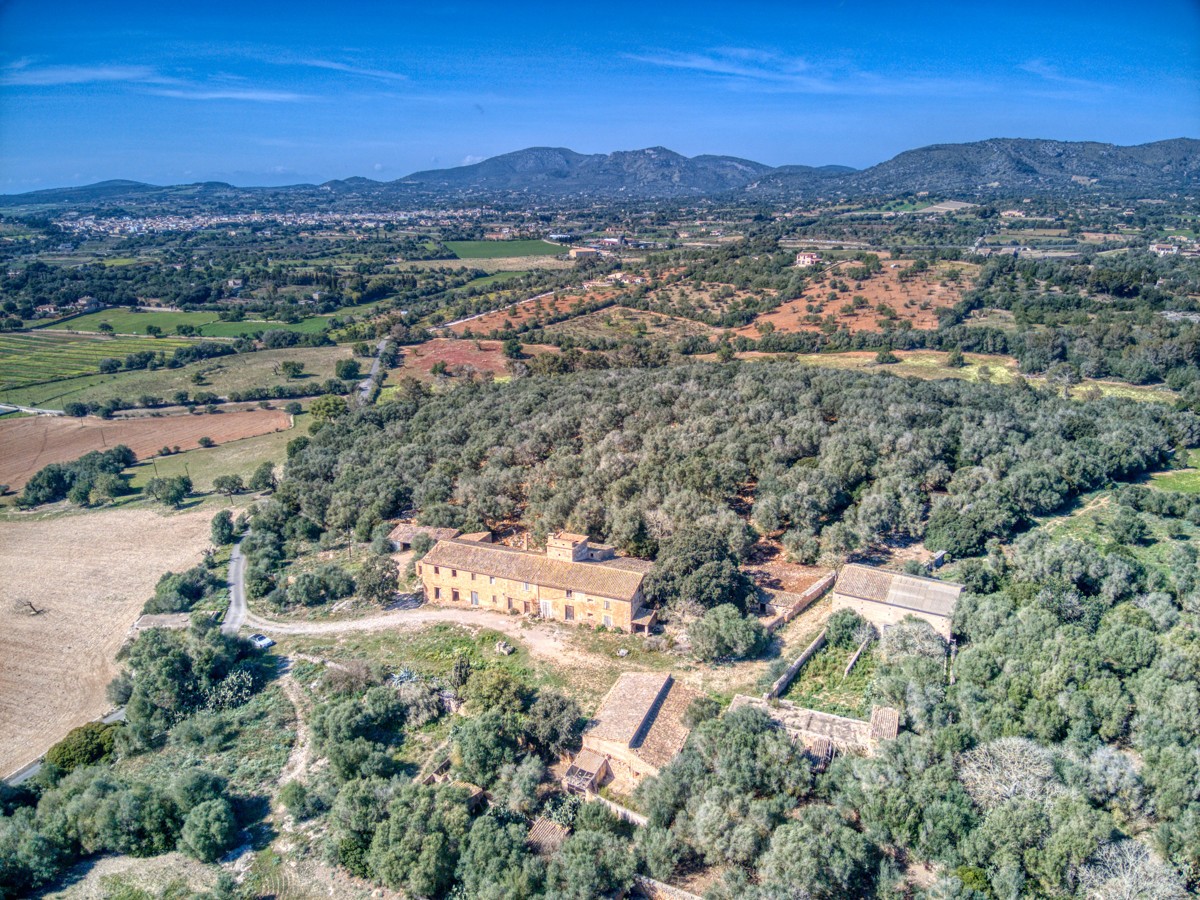 fantastischer-historischer-finca-besitz-aus-dem-jahr-1834-in-sant-llorenç-des-cardassar-mit-möglichkeit-der-lizenz-für-eine-kleine-landhotel-investition