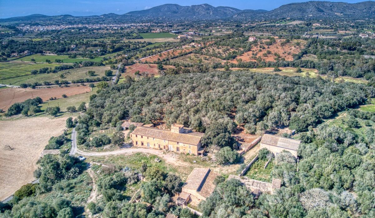 fantastischer-historischer-finca-besitz-aus-dem-jahr-1834-in-sant-llorenç-des-cardassar-mit-möglichkeit-der-lizenz-für-eine-kleine-landhotel-investition