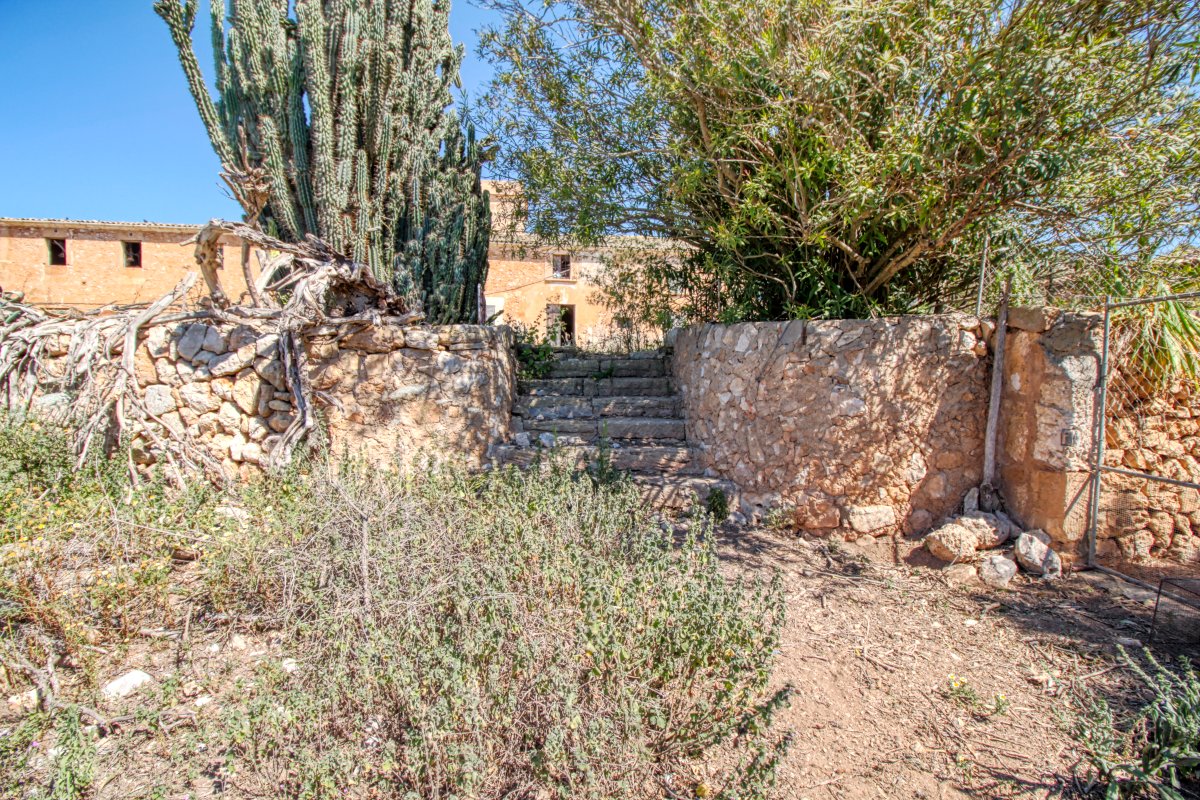 fantastischer-historischer-finca-besitz-aus-dem-jahr-1834-in-sant-llorenç-des-cardassar-mit-möglichkeit-der-lizenz-für-eine-kleine-landhotel-investition