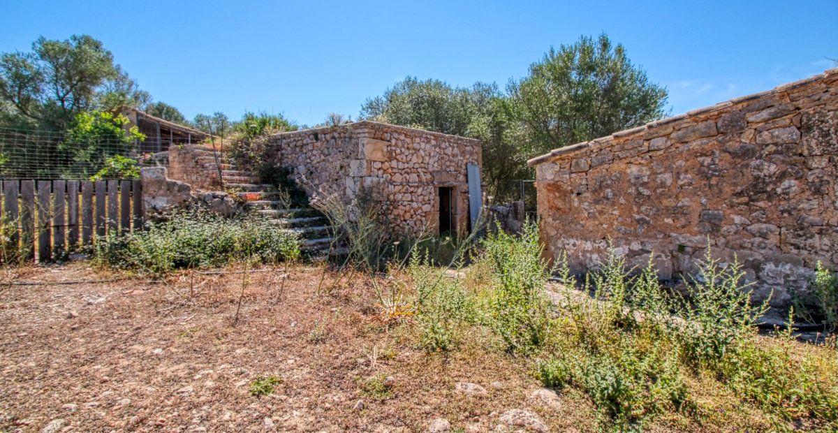 fantastischer-historischer-finca-besitz-aus-dem-jahr-1834-in-sant-llorenç-des-cardassar-mit-möglichkeit-der-lizenz-für-eine-kleine-landhotel-investition