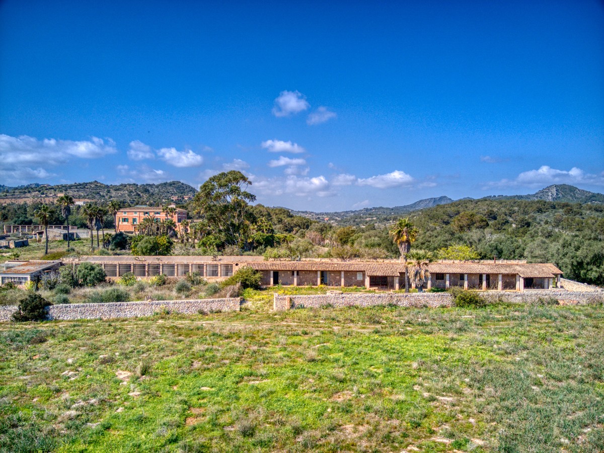 majestuosa-finca-con-vistas-al-mar-en-son-maçia-con-gran-potencial-como-hotel-rural-de-lujo-a-poca-distancia-de-las-más-bellas-bahías-de-mallorca