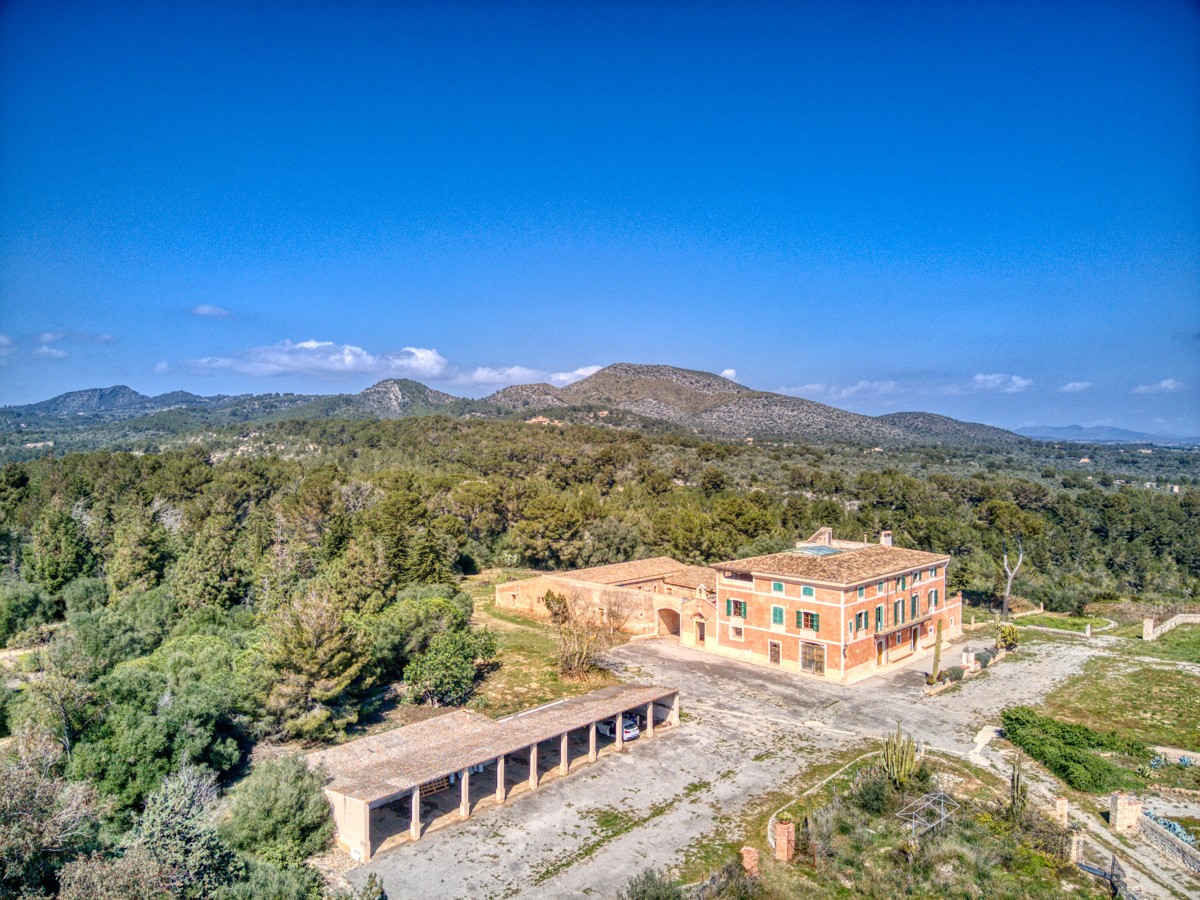 majestuosa-finca-con-vistas-al-mar-en-son-maçia-con-gran-potencial-como-hotel-rural-de-lujo-a-poca-distancia-de-las-más-bellas-bahías-de-mallorca