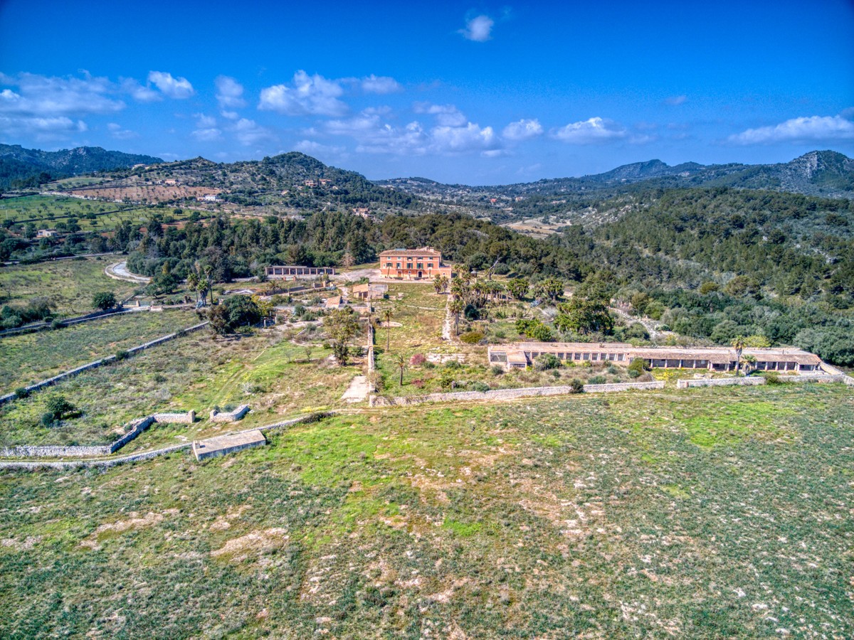 majestuosa-finca-con-vistas-al-mar-en-son-maçia-con-gran-potencial-como-hotel-rural-de-lujo-a-poca-distancia-de-las-más-bellas-bahías-de-mallorca