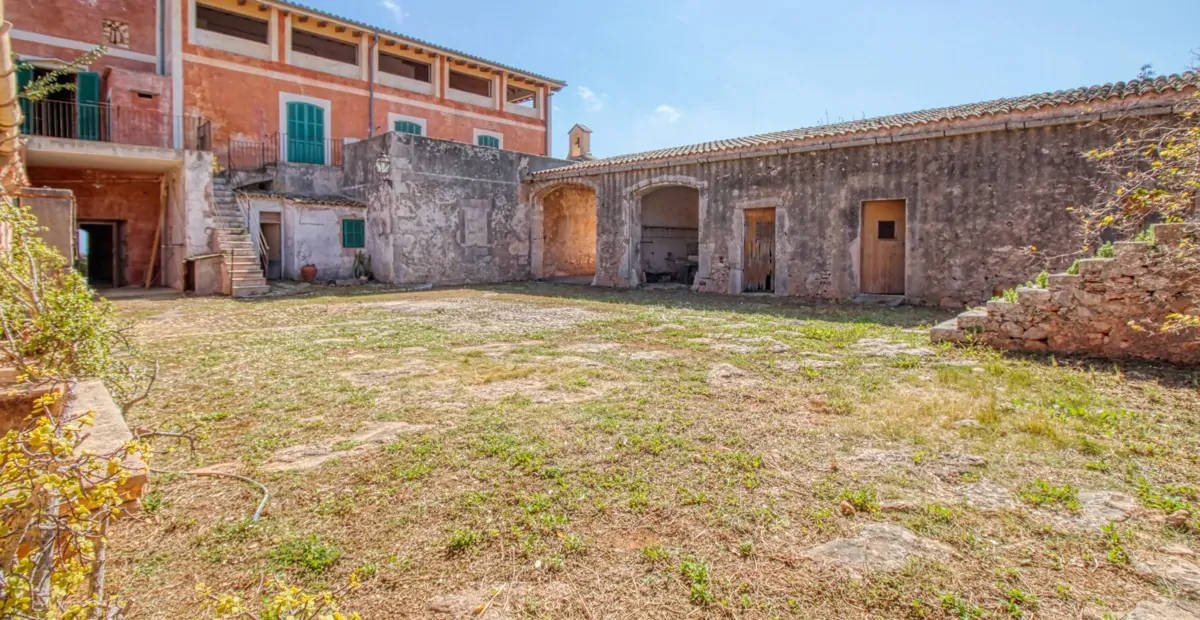 Majestätisches-Anwesen-mit-Meerblick-bei-Son-Macia-mit-grossem-Potential- als Luxuslandhotel- in- Laufdistanz-zu-den-schönsten-Buchten-Mallorcas