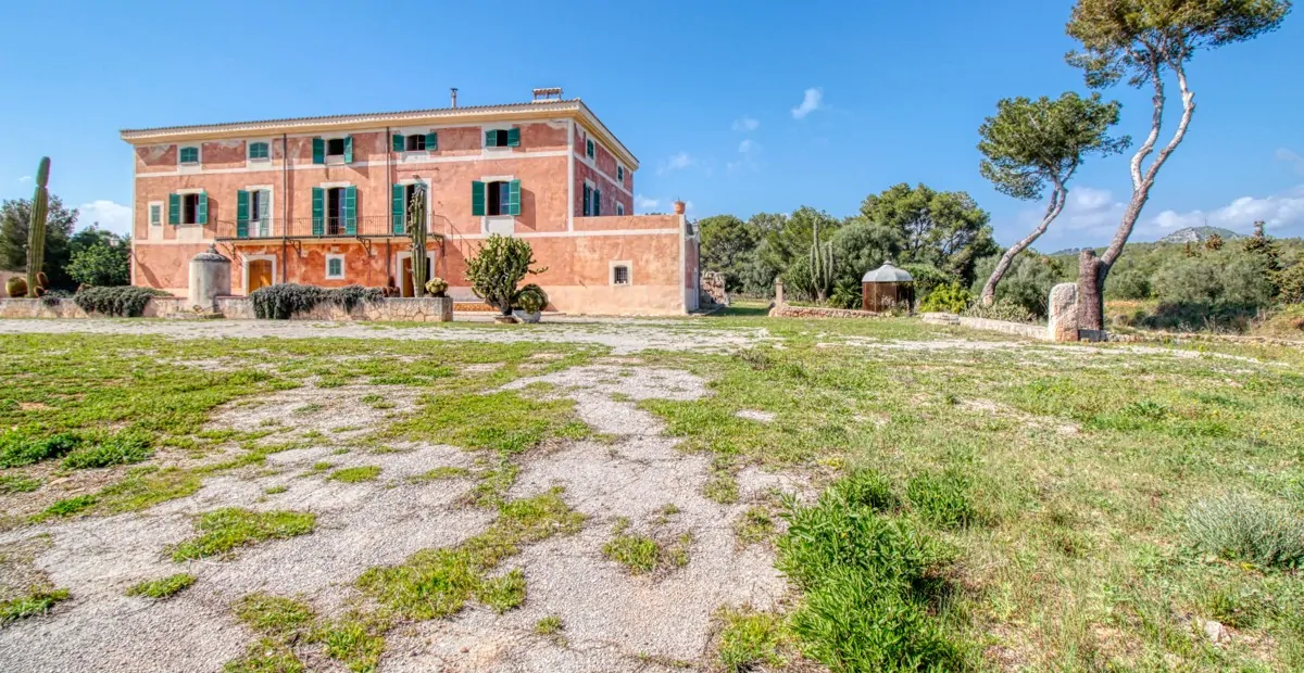 Majestätisches-Anwesen-mit-Meerblick-bei-Son-Macia-mit-grossem-Potential- als Luxuslandhotel- in- Laufdistanz-zu-den-schönsten-Buchten-Mallorcas