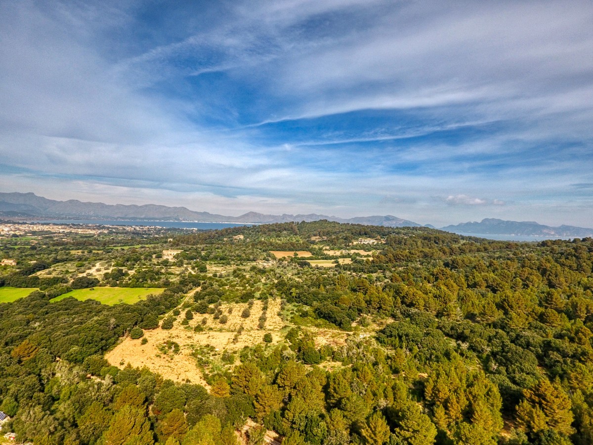 Fantastisches Grundstück mit Projekt in der Nähe von Alcudia
