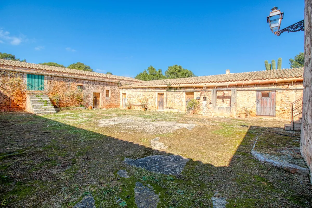 Majestic-estate-with-sea-views-at-Son-Macia-with-great-potential-as-a-luxury-country-hotel-within-walking-distance-to-the-most-beautiful-bays-of-Mallorca