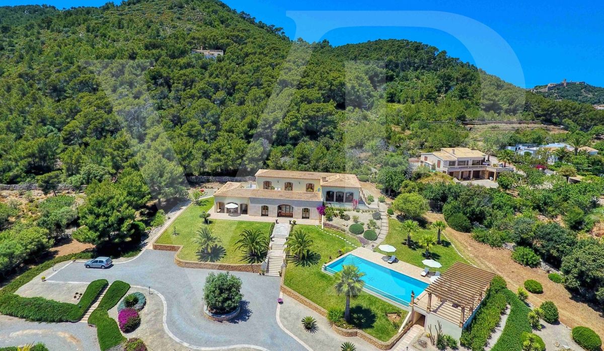 Finca mit Pool und Blick bis zum Meer in Capdepera, Mallorca