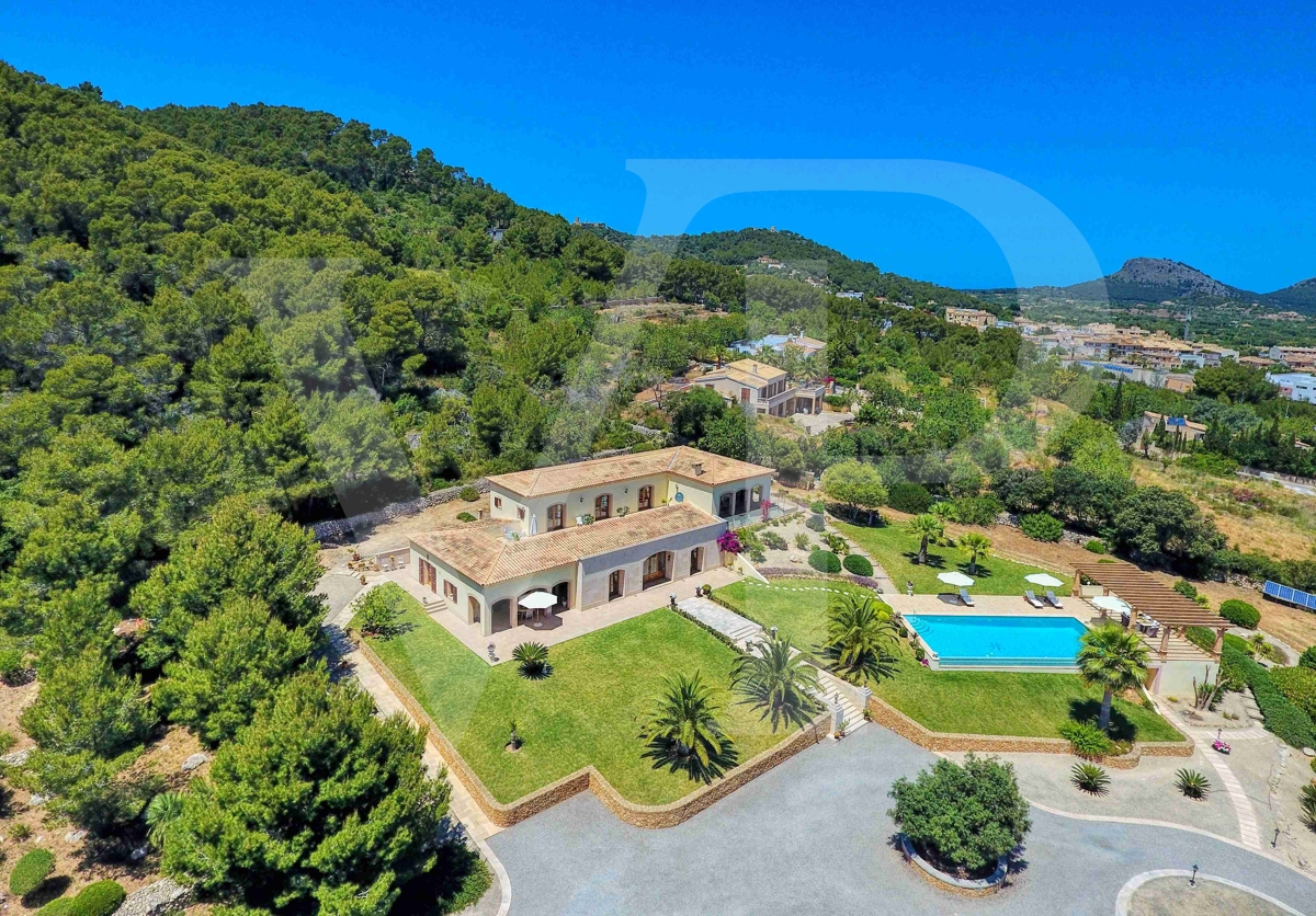 Finca mit Pool und Blick bis zum Meer in Capdepera, Mallorca