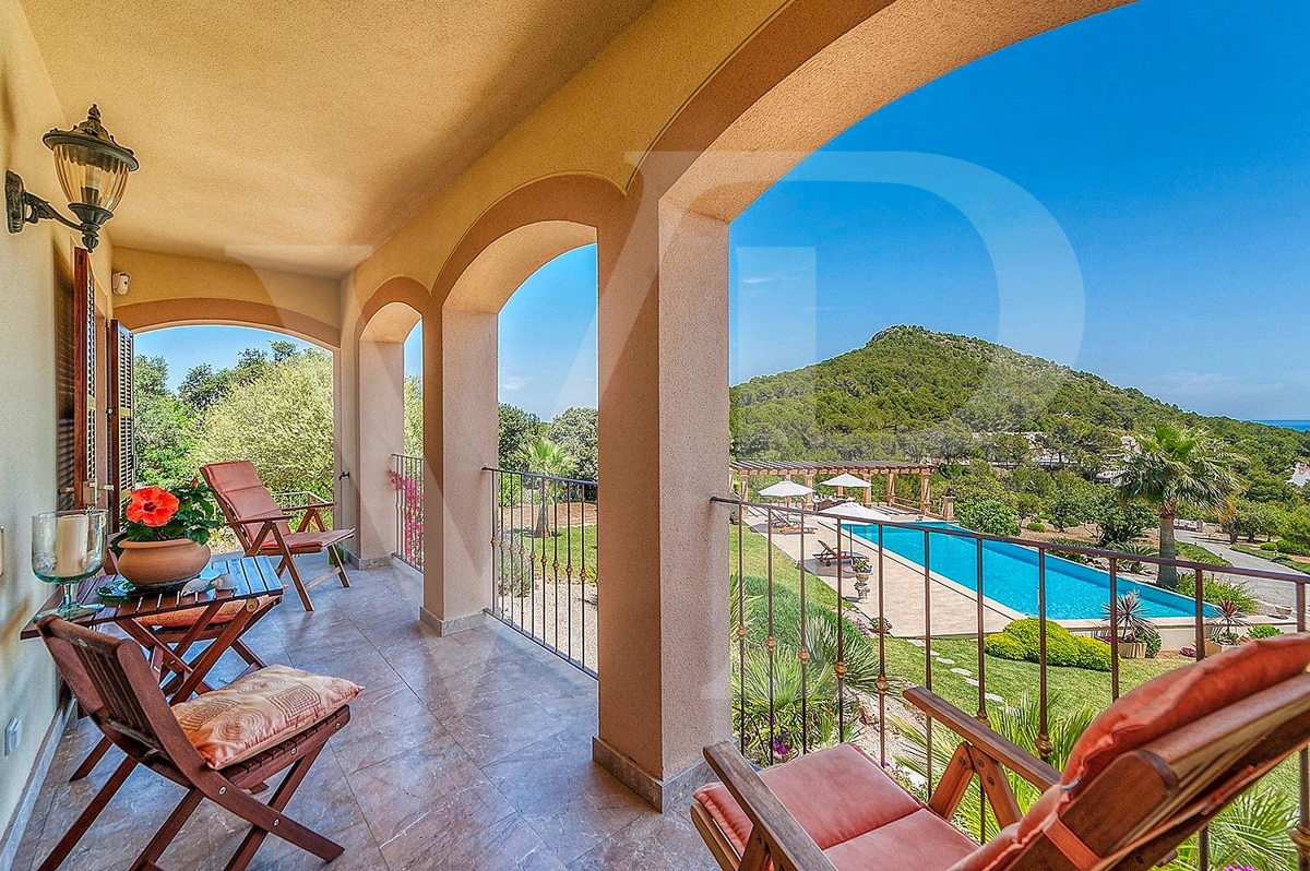 Überdachte Terrasse der Finca in Capdepera, Mallorca