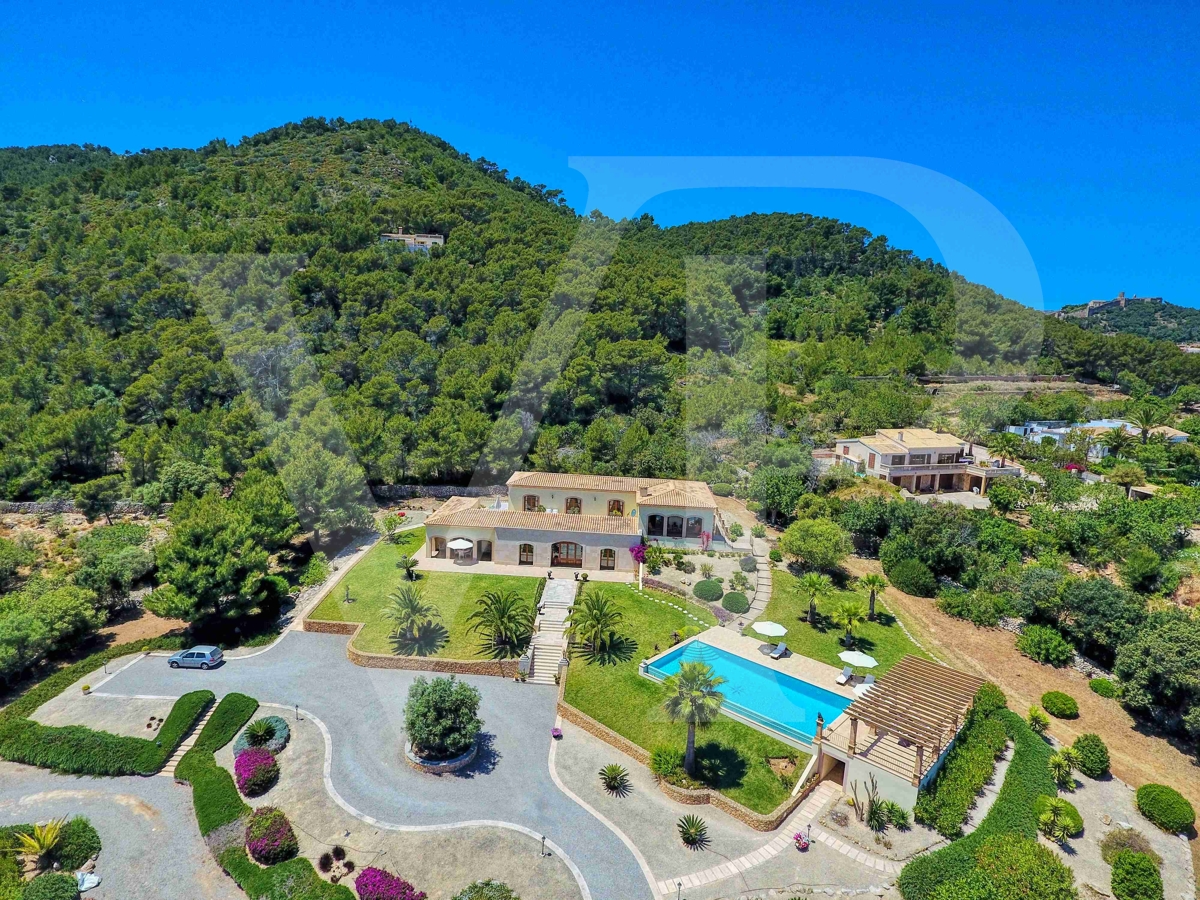 Finca mit Pool und Blick bis zum Meer in Capdepera, Mallorca