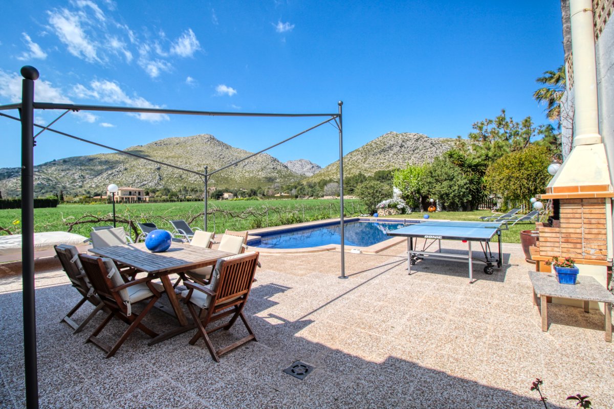 Fantástico chalet con piscina, jardín y licencia de estancia turística vacaciona en Puerto Pollensa