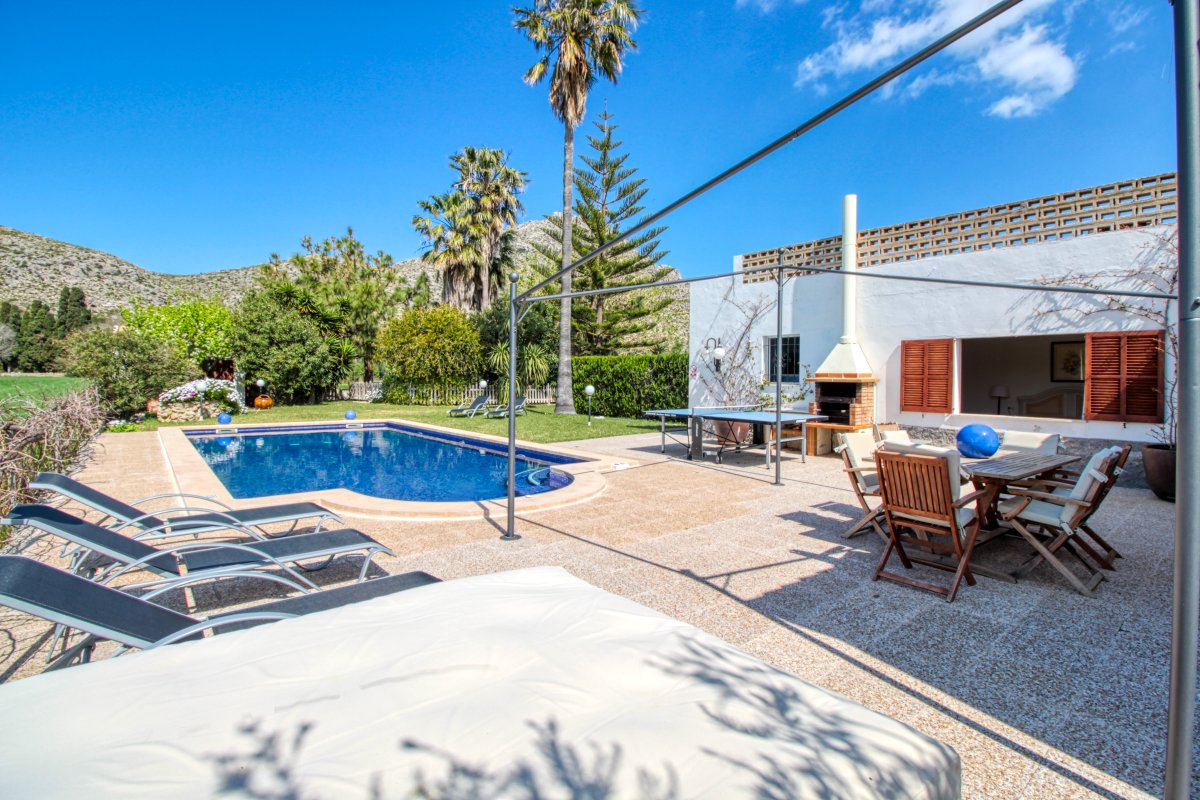 Fantástico chalet con piscina, jardín y licencia de estancia turística vacaciona en Puerto Pollensa