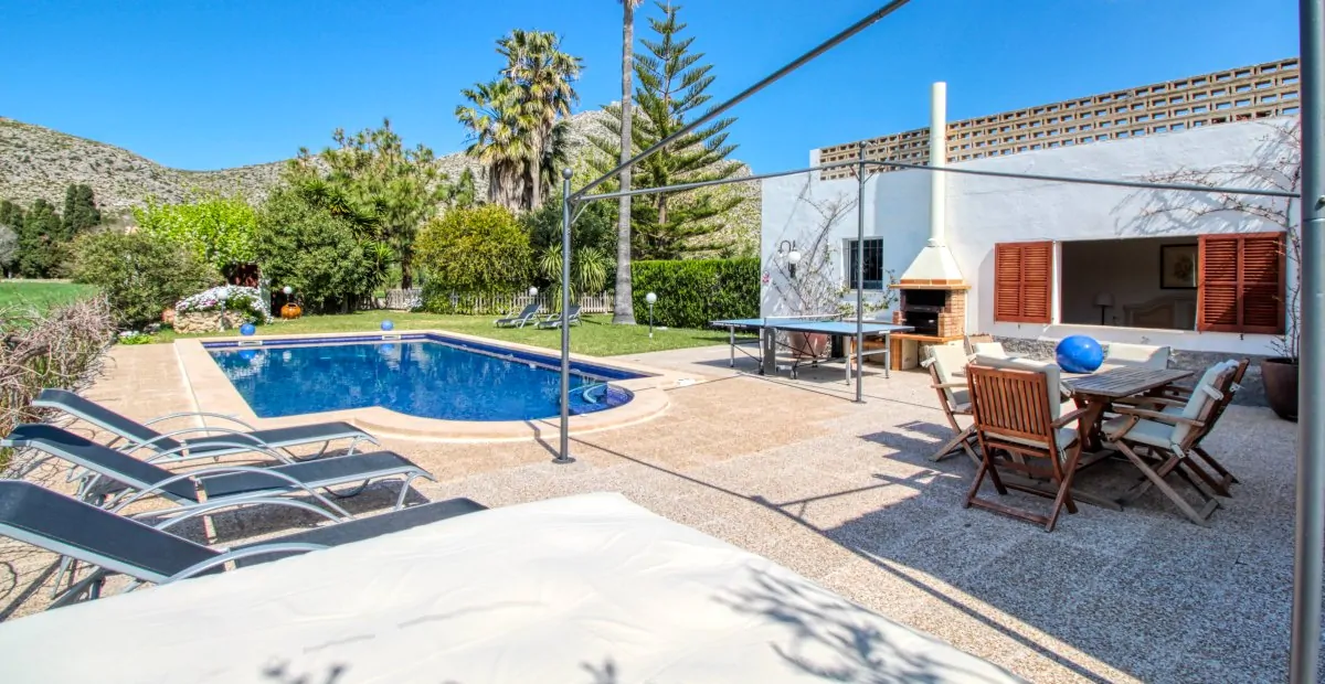 Fantastische Villa mit Schwimmbad, Garten und Urlaubsgenehmigung in Puerto Pollensa