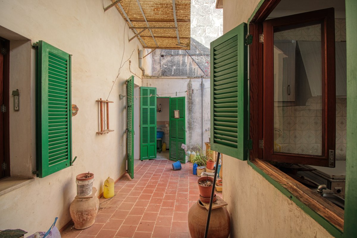 Großes Herrenhaus zum Renovieren mit vielen Möglichkeiten im Zentrum von Manacor