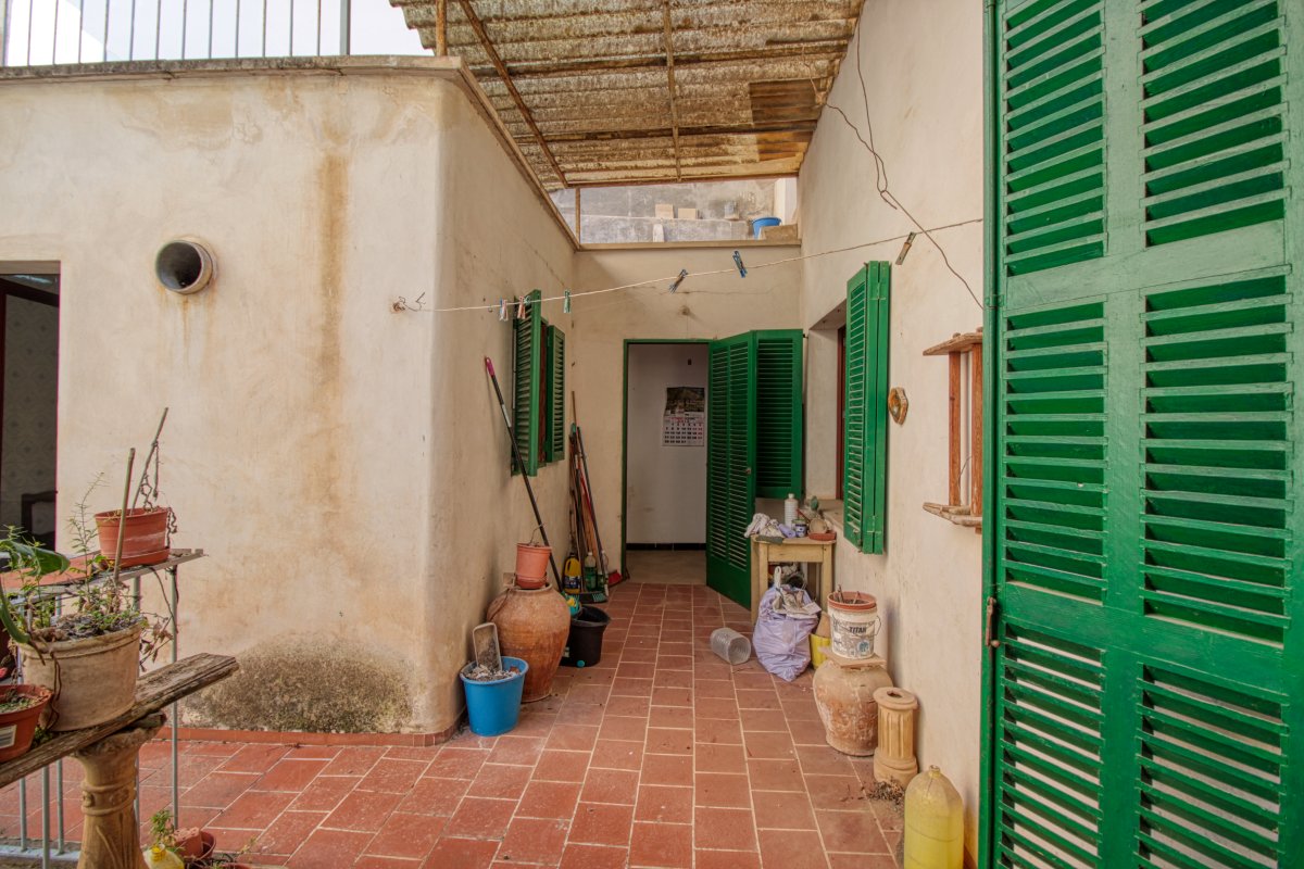 Großes Herrenhaus zum Renovieren mit vielen Möglichkeiten im Zentrum von Manacor