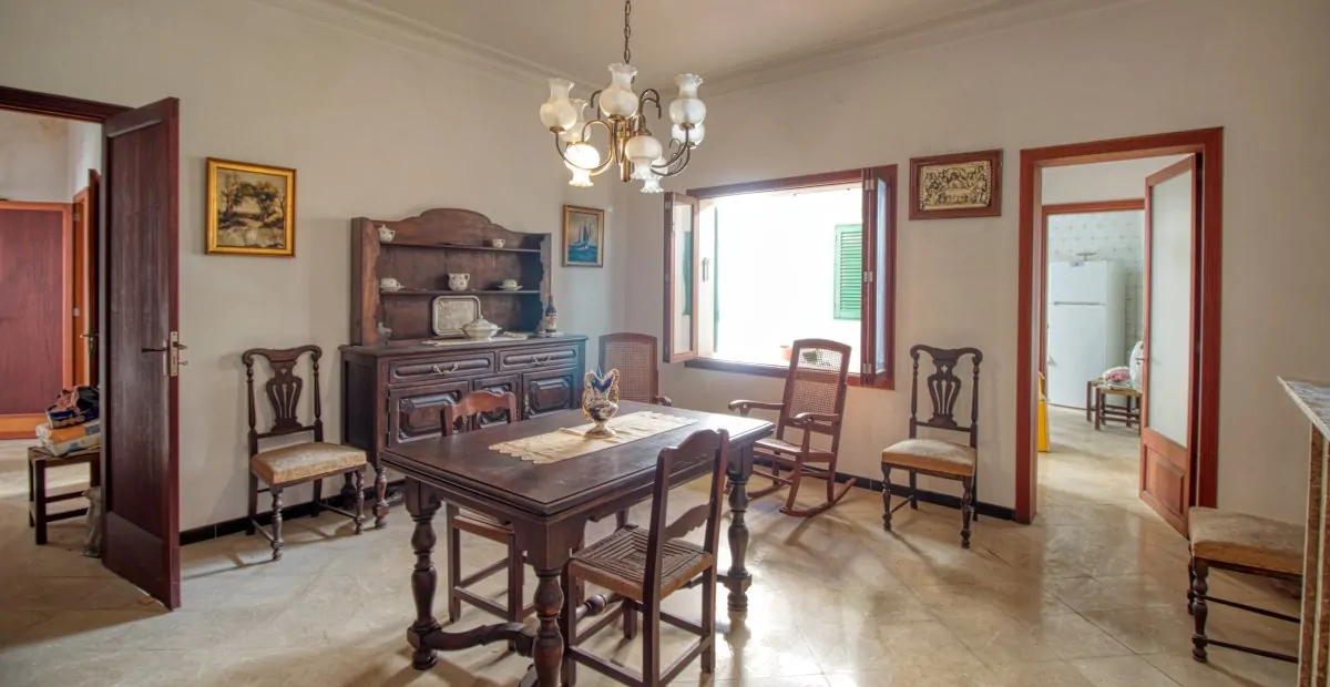 Großes Herrenhaus zum Renovieren mit vielen Möglichkeiten im Zentrum von Manacor