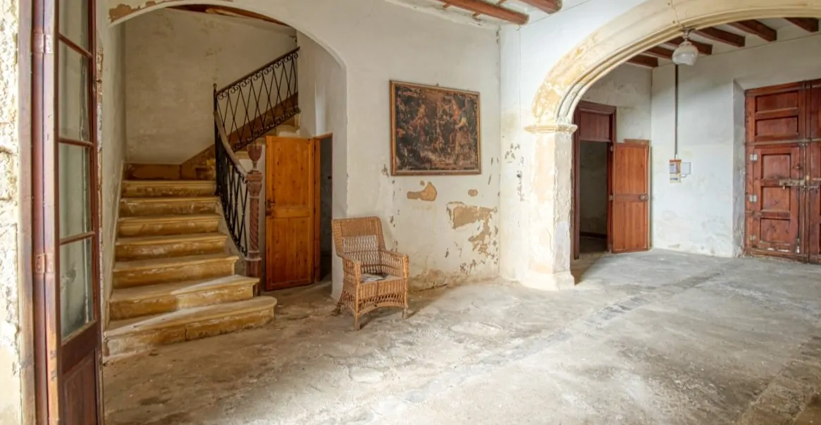 Großes Herrenhaus zum Renovieren mit vielen Möglichkeiten im Zentrum von Manacor
