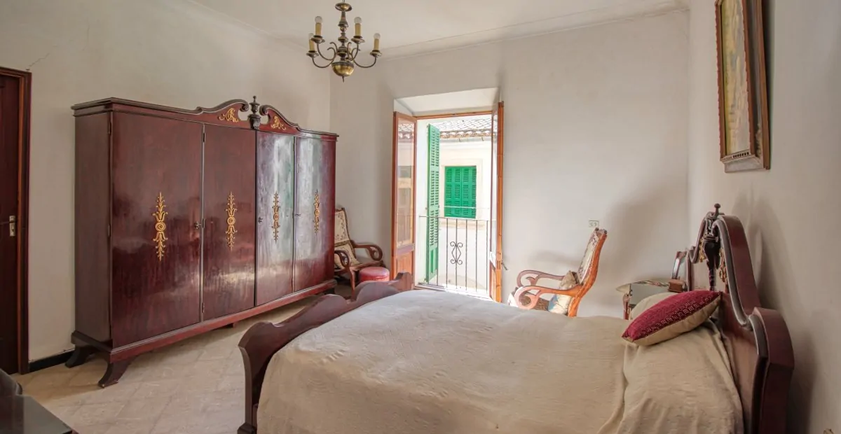 Großes Herrenhaus zum Renovieren mit vielen Möglichkeiten im Zentrum von Manacor