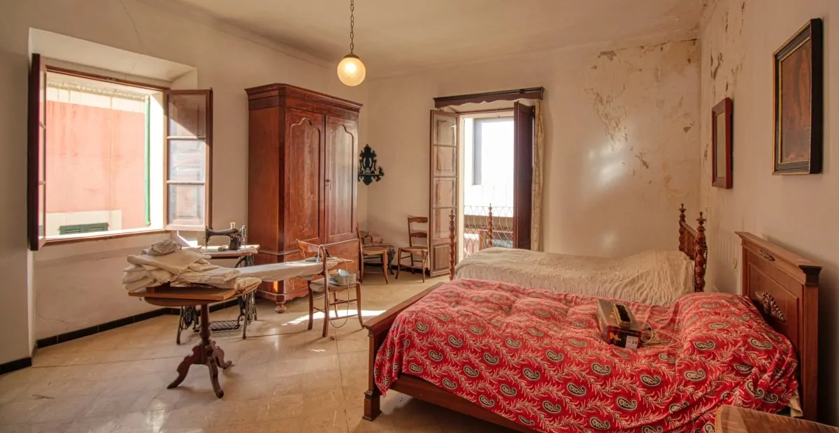 Großes Herrenhaus zum Renovieren mit vielen Möglichkeiten im Zentrum von Manacor