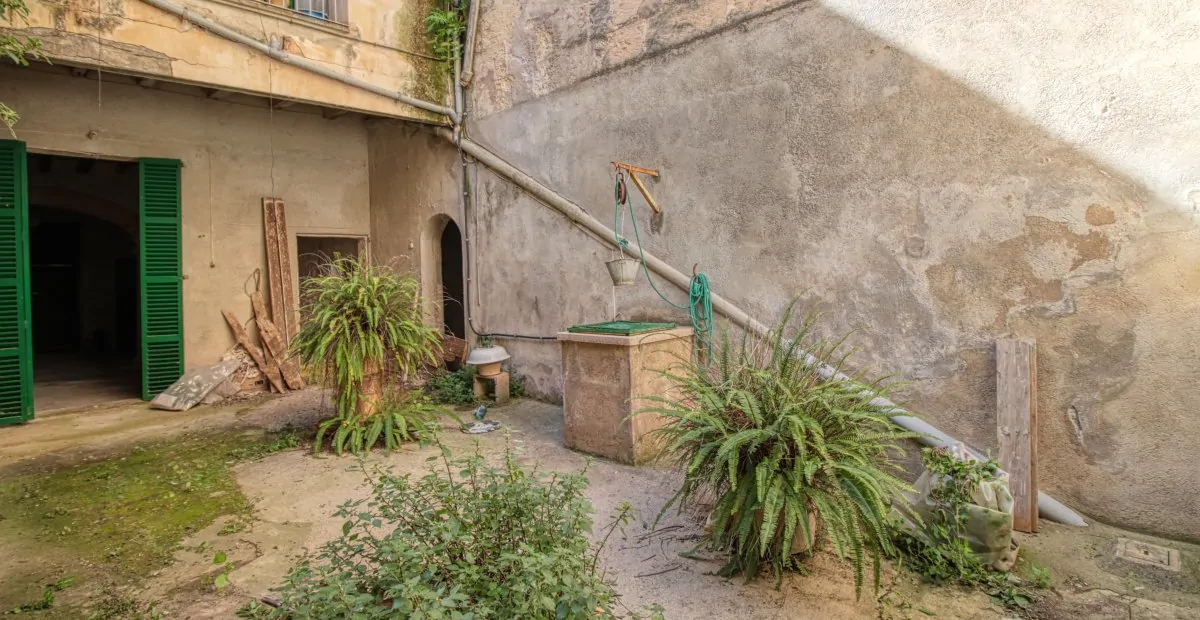 Großes Herrenhaus zum Renovieren mit vielen Möglichkeiten im Zentrum von Manacor