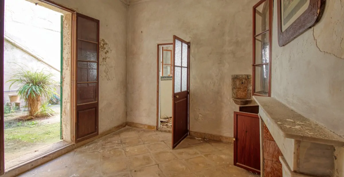 Großes Herrenhaus zum Renovieren mit vielen Möglichkeiten im Zentrum von Manacor