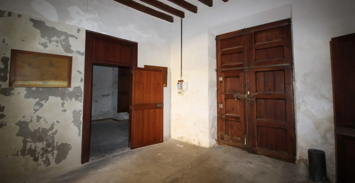 Großes Herrenhaus zum Renovieren mit vielen Möglichkeiten im Zentrum von Manacor