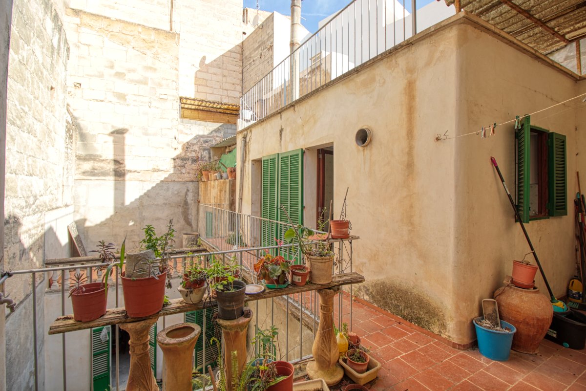 Großes Herrenhaus zum Renovieren mit vielen Möglichkeiten im Zentrum von Manacor