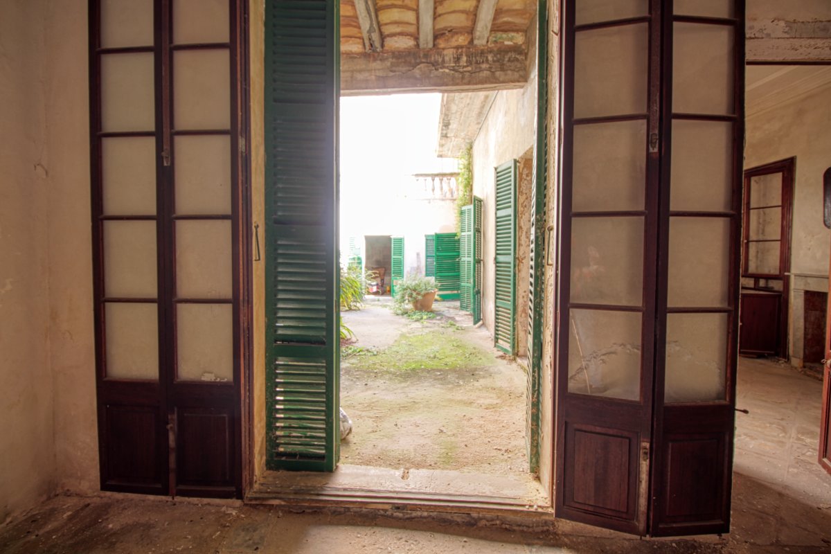 Großes Herrenhaus zum Renovieren mit vielen Möglichkeiten im Zentrum von Manacor