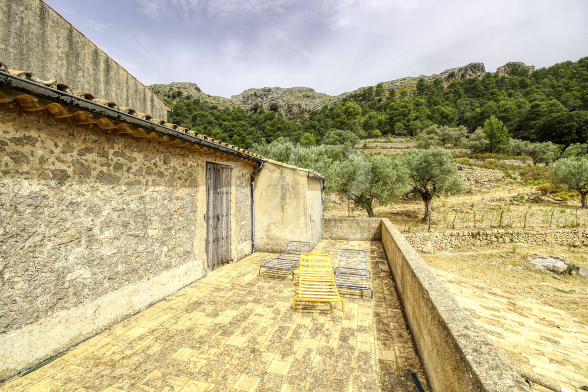 Fantastische historische Finca zum Renovieren auf 80 Hektar in der Serra de Tramuntana in Escorca