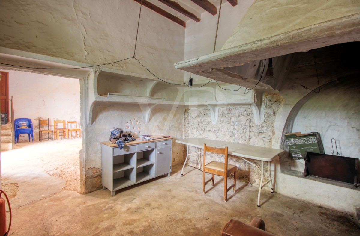 Fantastische historische Finca zum Renovieren auf 80 Hektar in der Serra de Tramuntana in Escorca