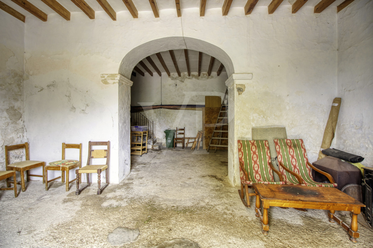 Fantastische historische Finca zum Renovieren auf 80 Hektar in der Serra de Tramuntana in Escorca