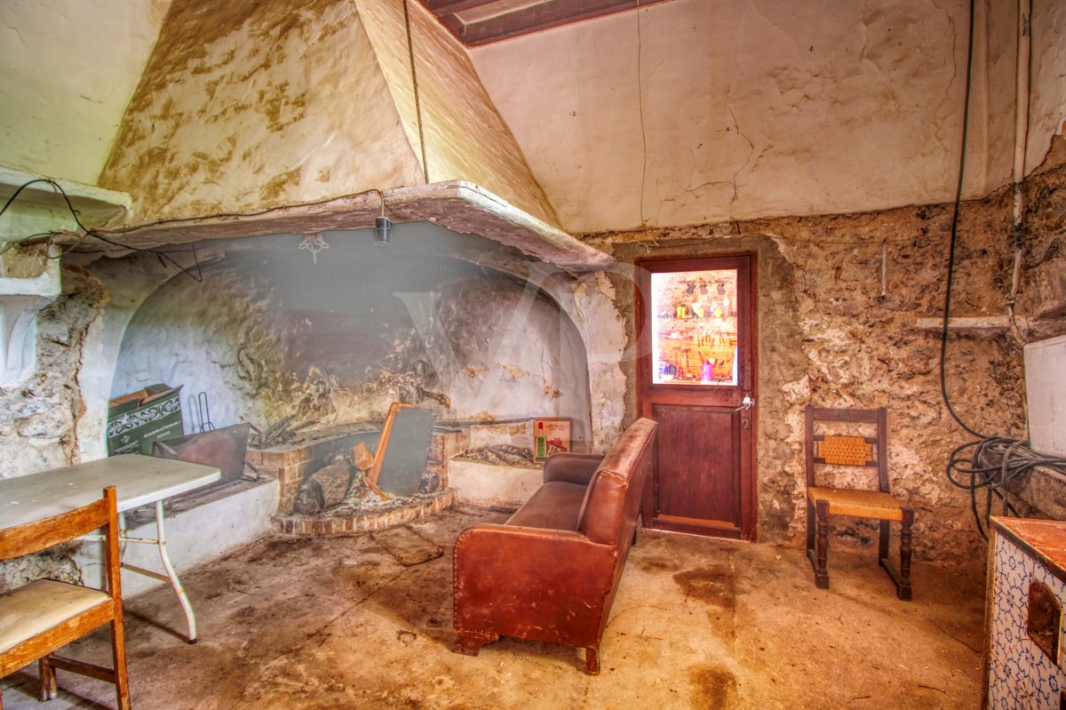 Fantastische historische Finca zum Renovieren auf 80 Hektar in der Serra de Tramuntana in Escorca