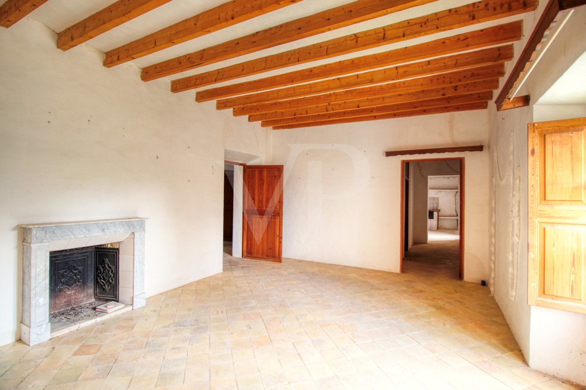 Fantastische historische Finca zum Renovieren auf 80 Hektar in der Serra de Tramuntana in Escorca