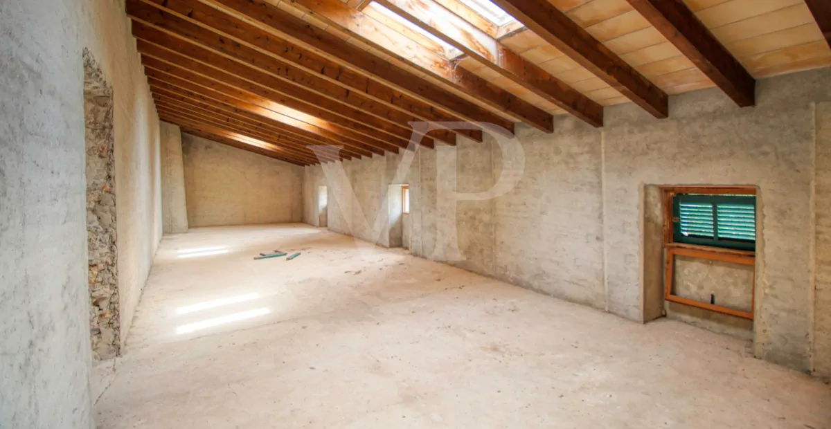 Fantastische historische Finca zum Renovieren auf 80 Hektar in der Serra de Tramuntana in Escorca