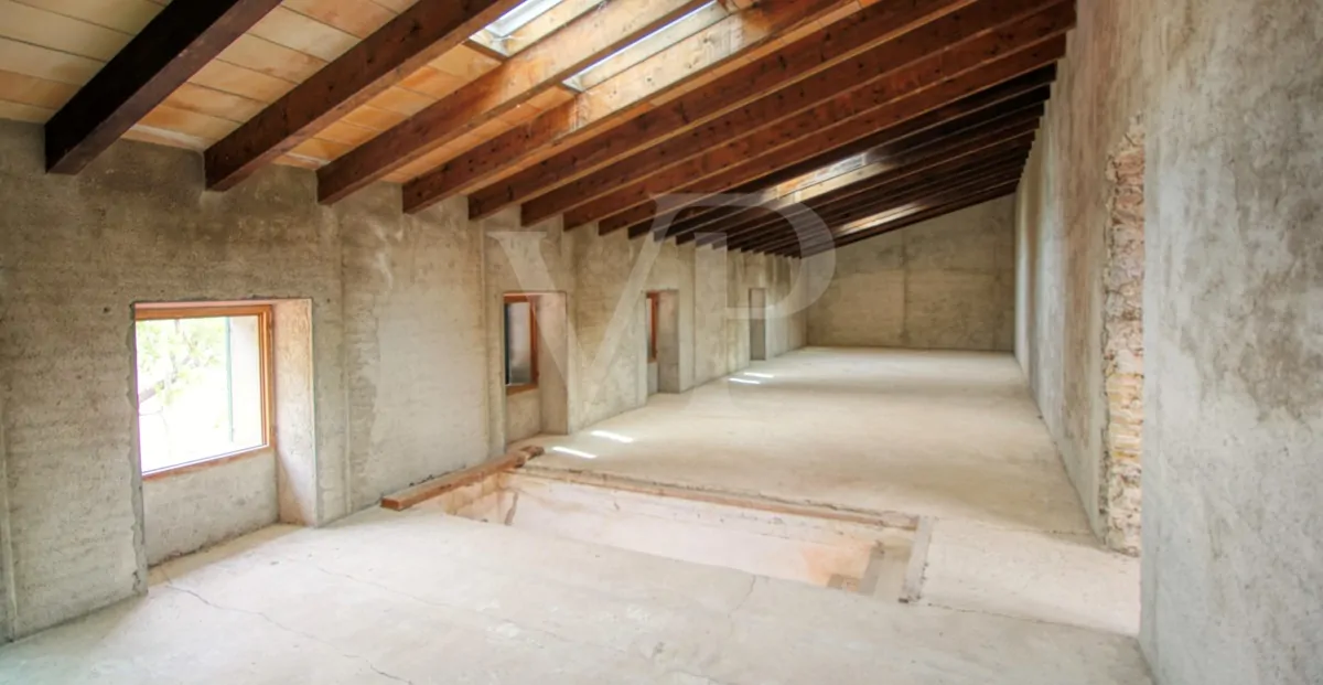 Fantastische historische Finca zum Renovieren auf 80 Hektar in der Serra de Tramuntana in Escorca