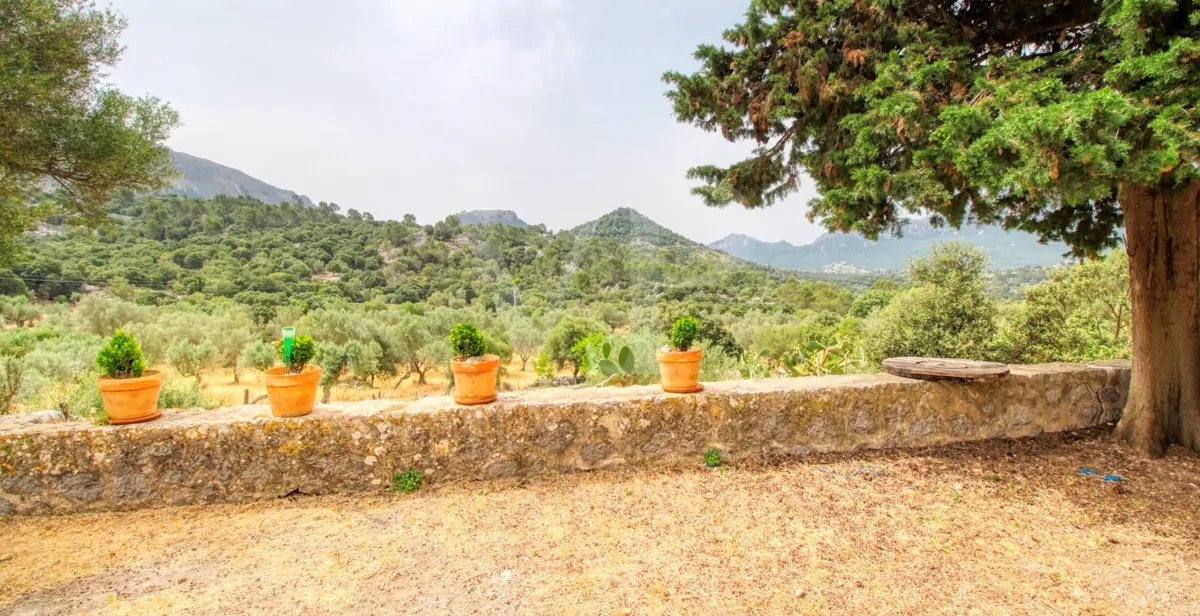 Fantastische historische Finca zum Renovieren auf 80 Hektar in der Serra de Tramuntana in Escorca
