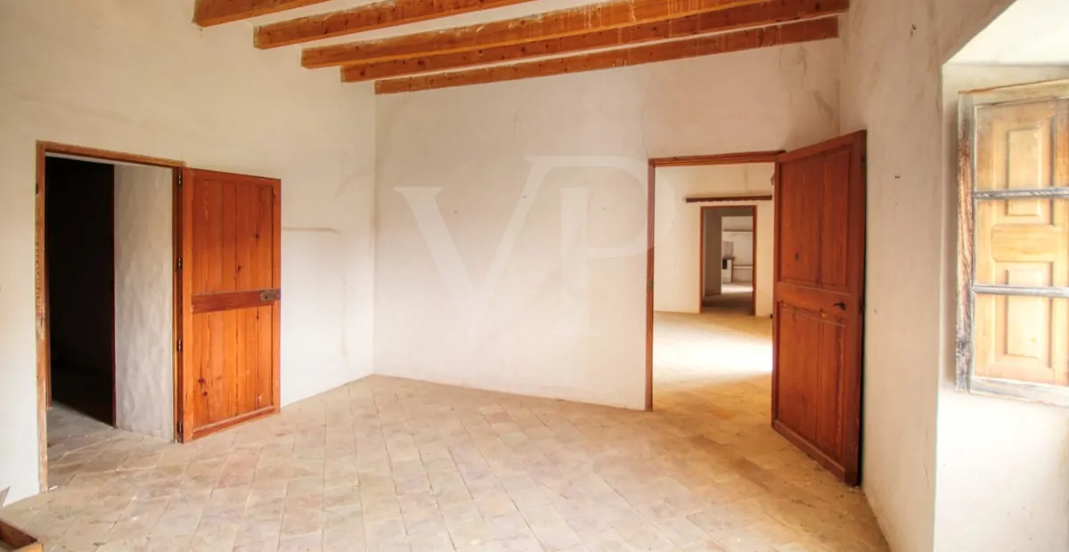 Fantastische historische Finca zum Renovieren auf 80 Hektar in der Serra de Tramuntana in Escorca