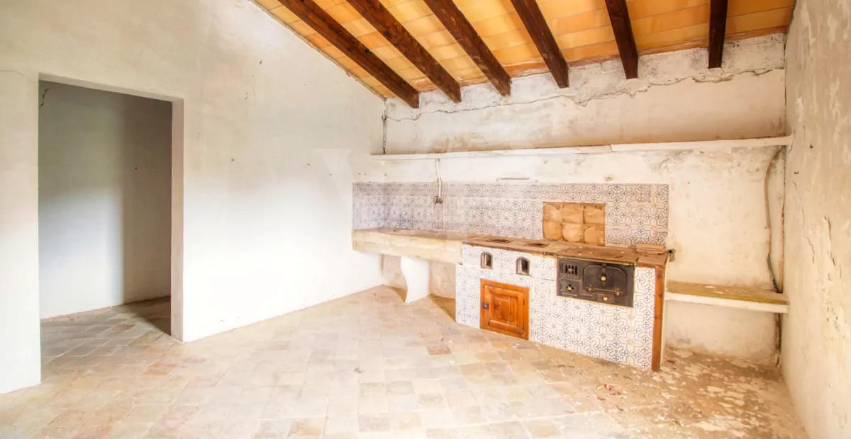 Fantastische historische Finca zum Renovieren auf 80 Hektar in der Serra de Tramuntana in Escorca