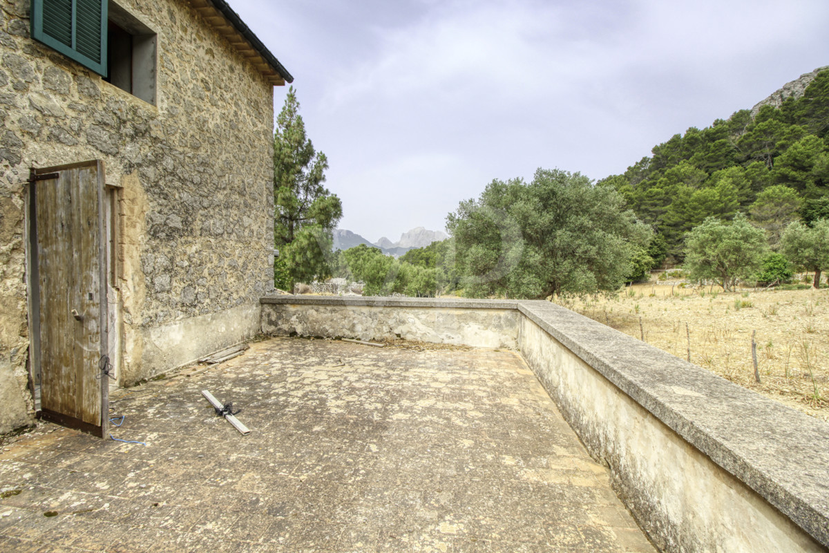 Fantastische historische Finca zum Renovieren auf 80 Hektar in der Serra de Tramuntana in Escorca