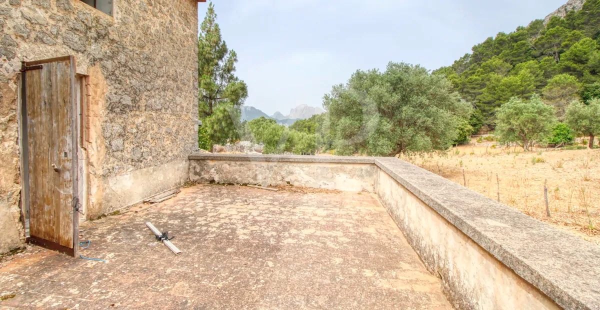 Fantastische historische Finca zum Renovieren auf 80 Hektar in der Serra de Tramuntana in Escorca