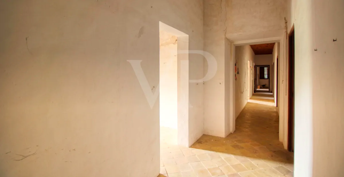 Fantastische historische Finca zum Renovieren auf 80 Hektar in der Serra de Tramuntana in Escorca