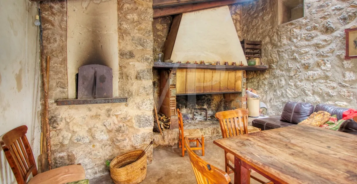 Fantastische historische Finca zum Renovieren auf 80 Hektar in der Serra de Tramuntana in Escorca