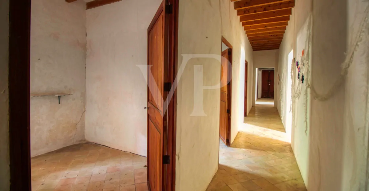 Fantastische historische Finca zum Renovieren auf 80 Hektar in der Serra de Tramuntana in Escorca