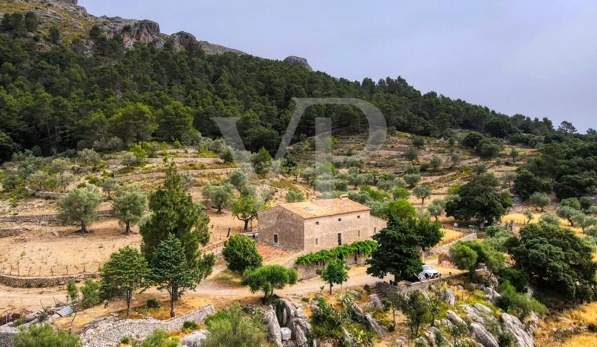 Fantastische historische Finca zum Renovieren auf 80 Hektar in der Serra de Tramuntana in Escorca