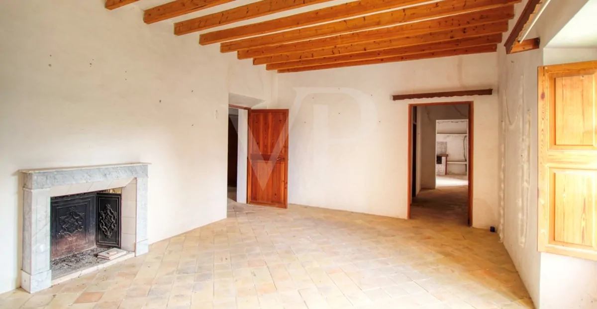 Fantastische historische Finca zum Renovieren auf 80 Hektar in der Serra de Tramuntana in Escorca
