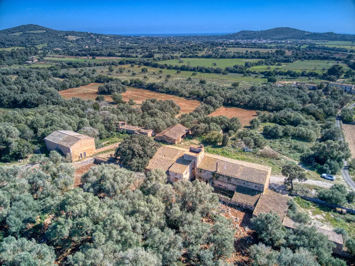 fantastico-possesso-storico-finca-risalente-al-1834-in-sant-llorenç-des-cardassar-con-possibilità-di-licenza-per-un-piccolo-investimento-rurale-hotel