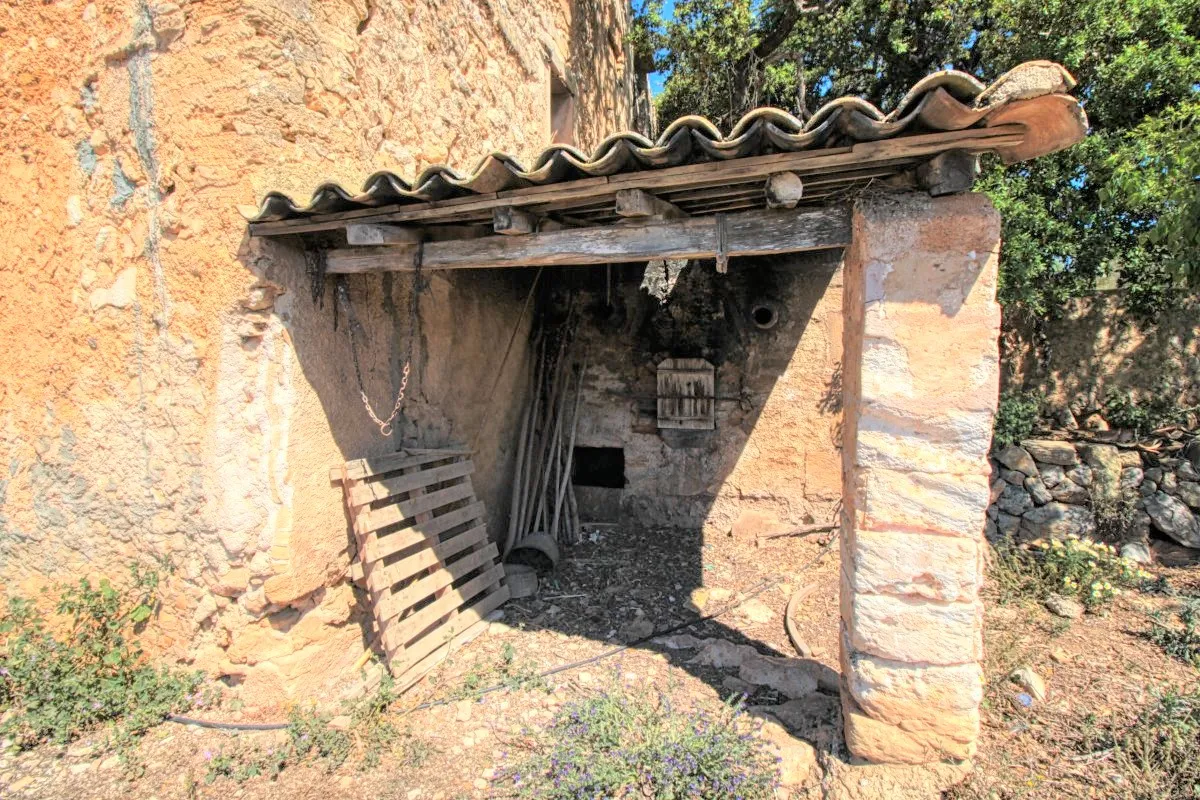 fantastico-possesso-storico-finca-risalente-al-1834-in-sant-llorenç-des-cardassar-con-possibilità-di-licenza-per-un-piccolo-investimento-rurale-hotel