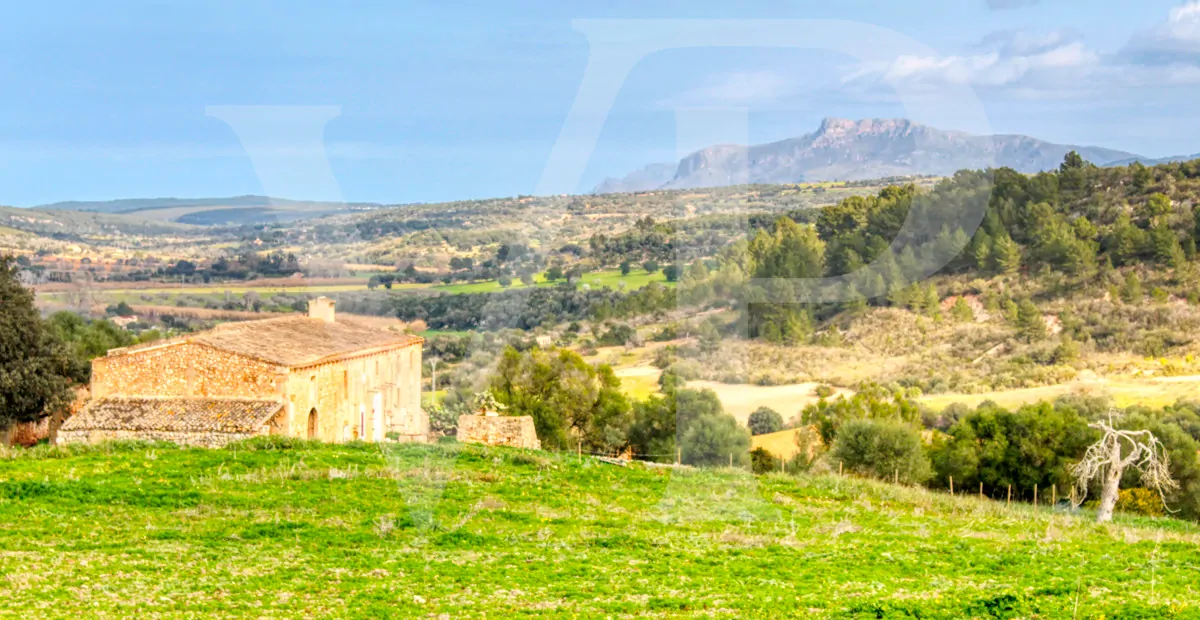 Spektakuläre Finca mit fantastischem mallorquinischem Haus auf einem Hügel in Manacor